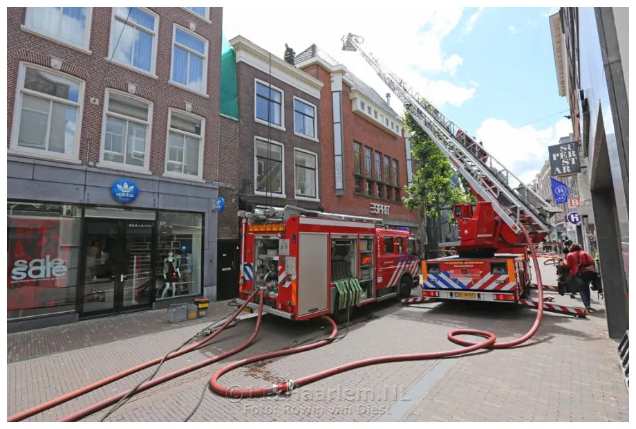Grote brand in centrum haarlem in pand grote houtstraat » 112haarlem.nl