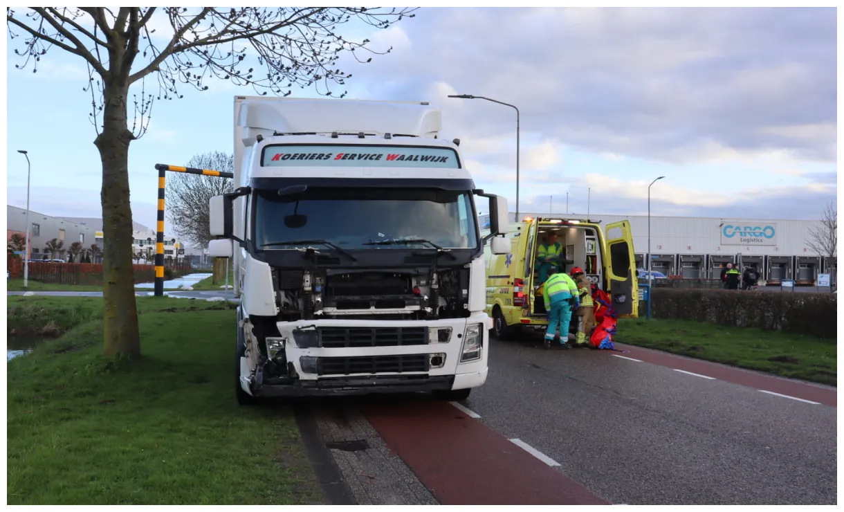 Wéér ongeval op beruchte kruising in Waalwijk - 112Brabant