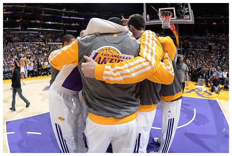 Photos: Lakers vs. 76ers 12/29/13 Photo Gallery | NBA.com
