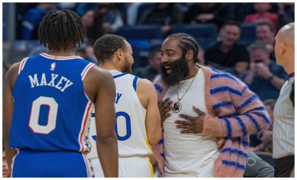 The best photos from the Warriors comeback win over the 76ers