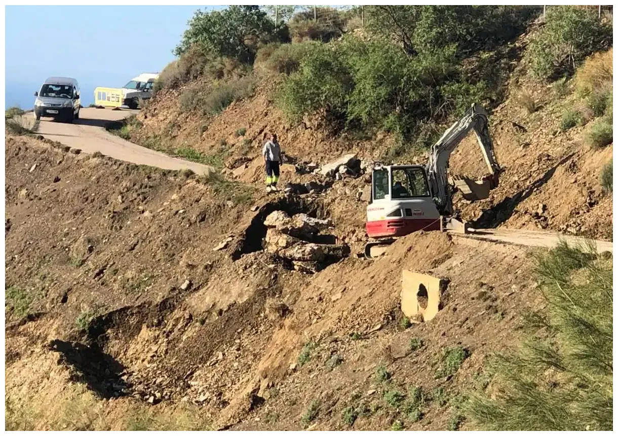 Six families cut off by landslide in malaga province after heavy rain