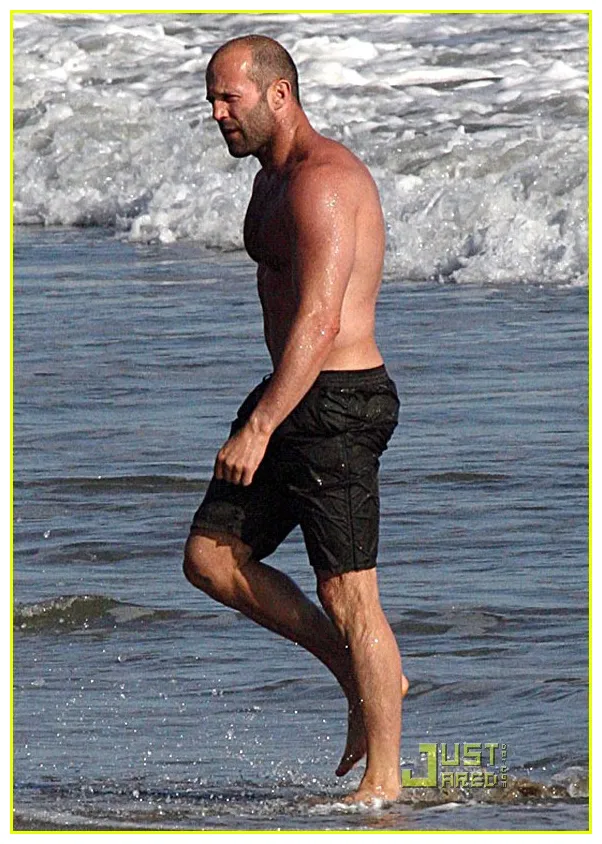 Jason statham cools it off 1824861 jason statham, shirtless