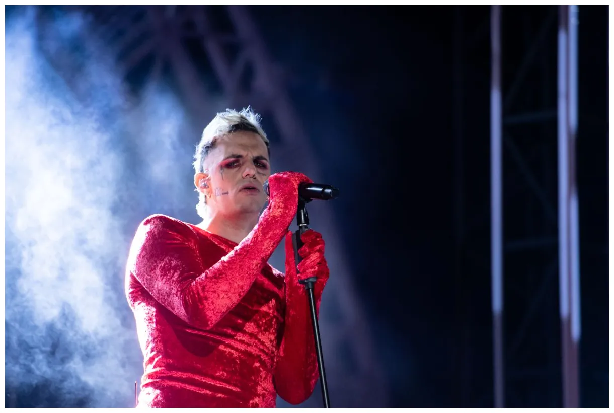 Achille Lauro, la scommessa da 1000 euro di un fan