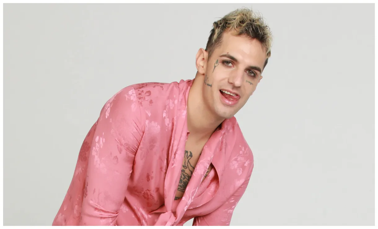 Wins una voce per san marino 2022 and will represent the