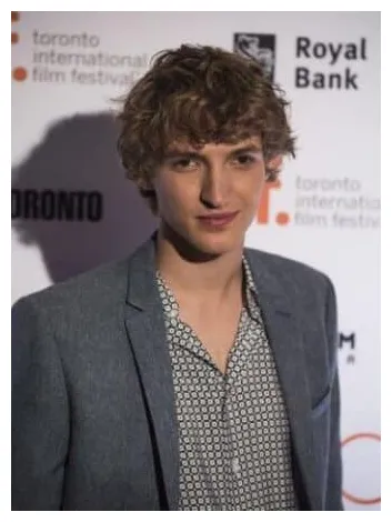 Aliocha Schneider - La biographie de Aliocha Schneider avec Morning