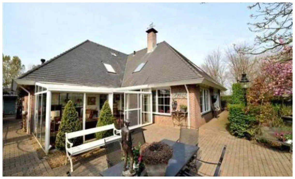 Zo luxe en riant wonen . zie foto's bekende buren