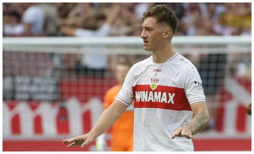 Man utd ‘seriously considering’ signing