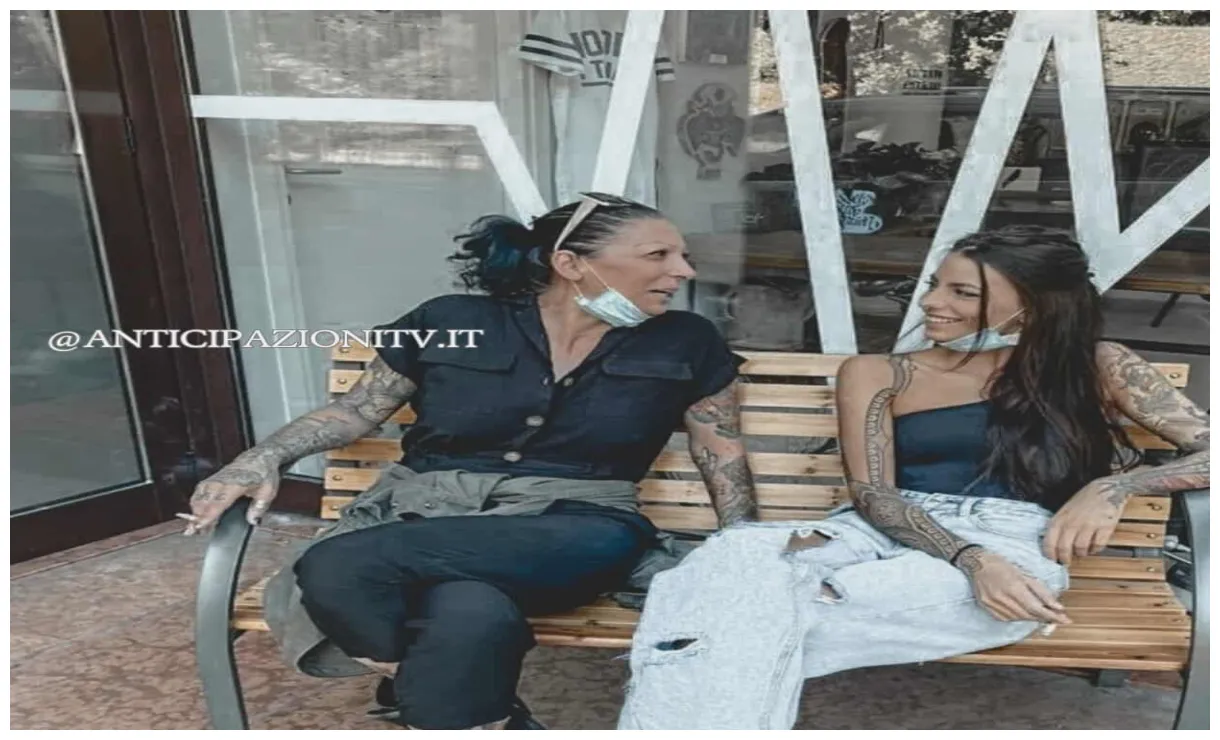 Grande fratello, dice addio alla madre messaggio e