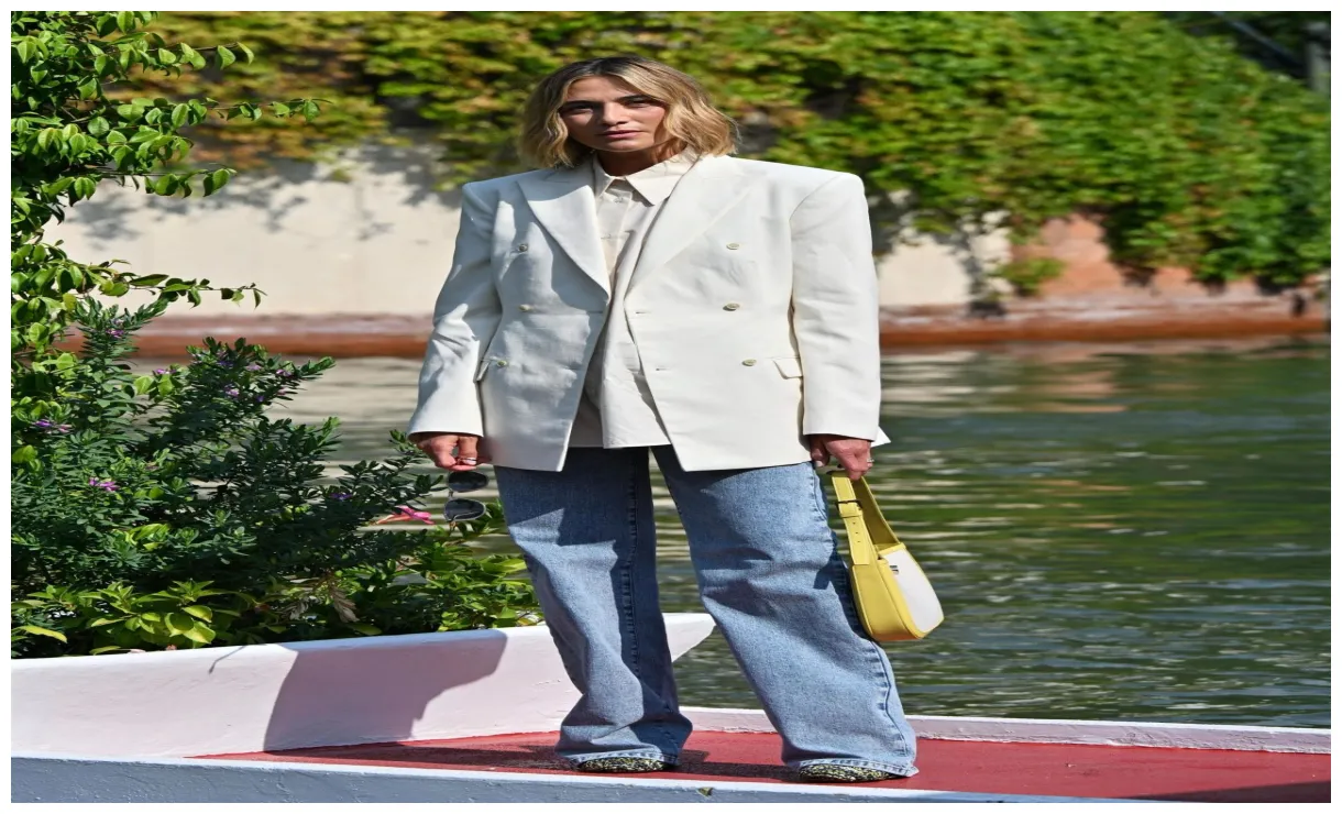 Anna Foglietta Arriving at the Excelsior Hotel in Venice 09-03-2024