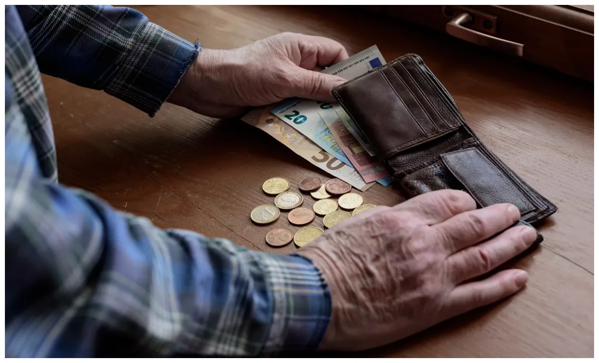 Geen aanvullend pensioen? Dit AOW-bedrag ontvang je maandelijks in 2025