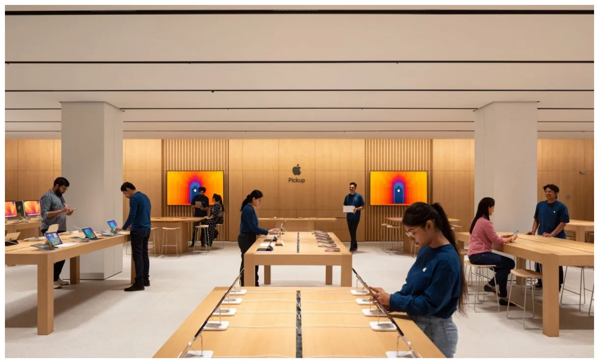 Apple opens its second retail store in delhi, india