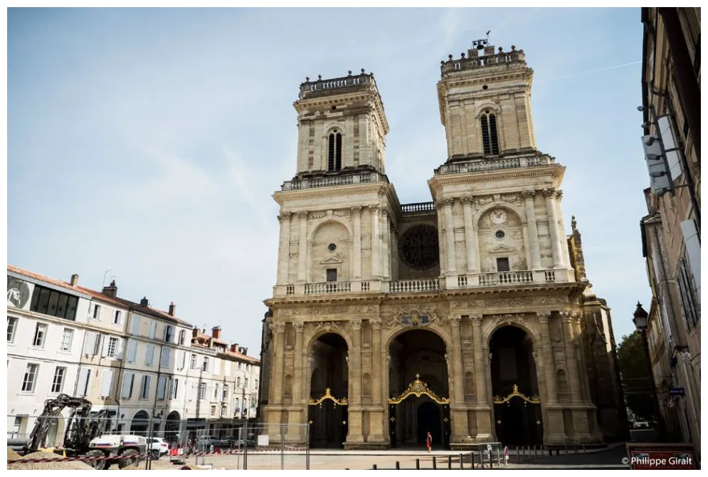 Towns, villages and bastides in guide du gers