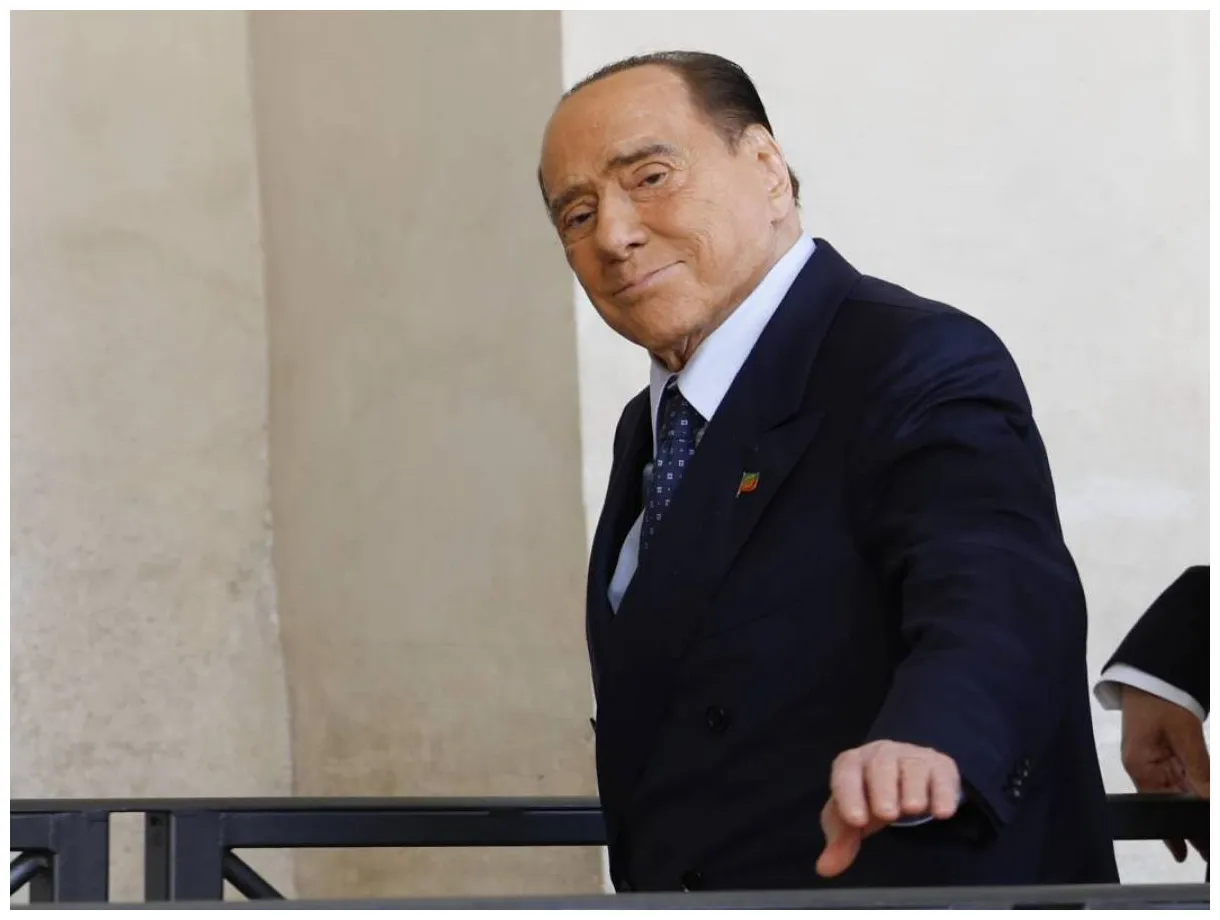 L'ultima piazza di silvio il giornale