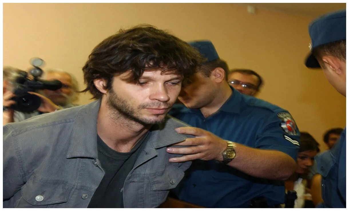 Que devient le chanteur, condamné pour le meurtre de