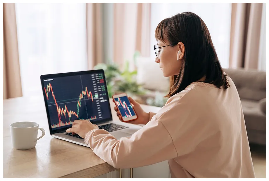 The average data analyst salary average annual salaries & rates for