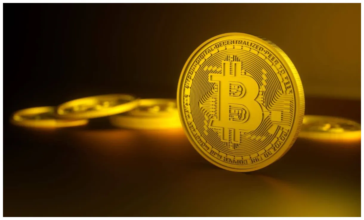 Bitcoin will be scarcer than gold after halving, $500k btc price predicted