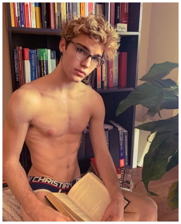 hot boys & great books on Tumblr