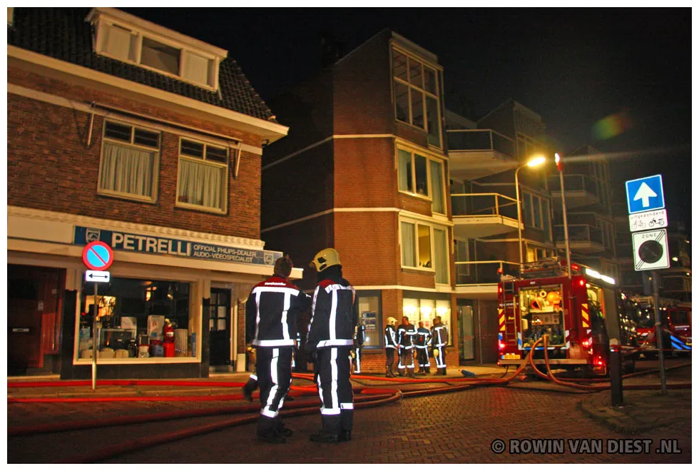 Woning in Alphen aan den Rijn door brand verwoest « Rowin van Diest