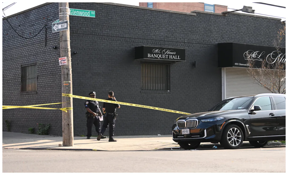 Brooklyn banquet hall shooting leaves man dead, cops searching for