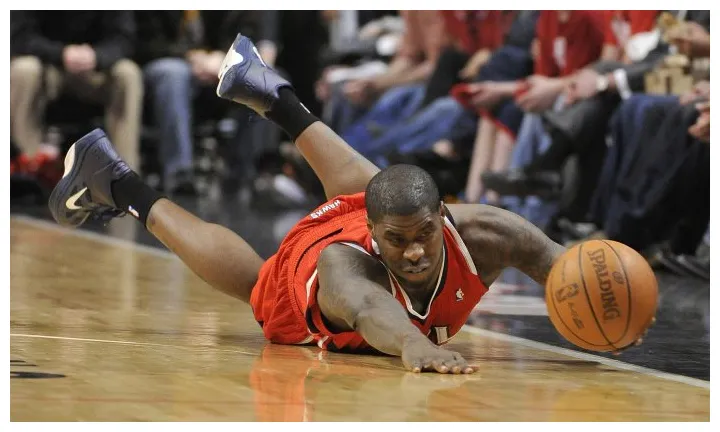 Bulls vs. hawks all s upi