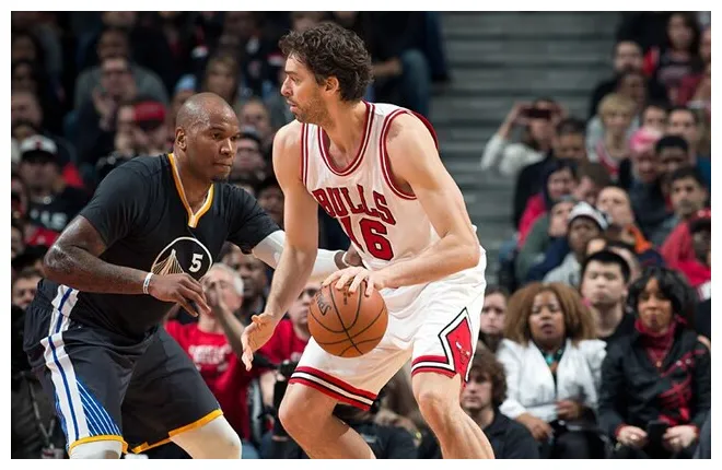 Photo Gallery: Bulls vs. Warriors (12.6.14) Photo Gallery | NBA.com