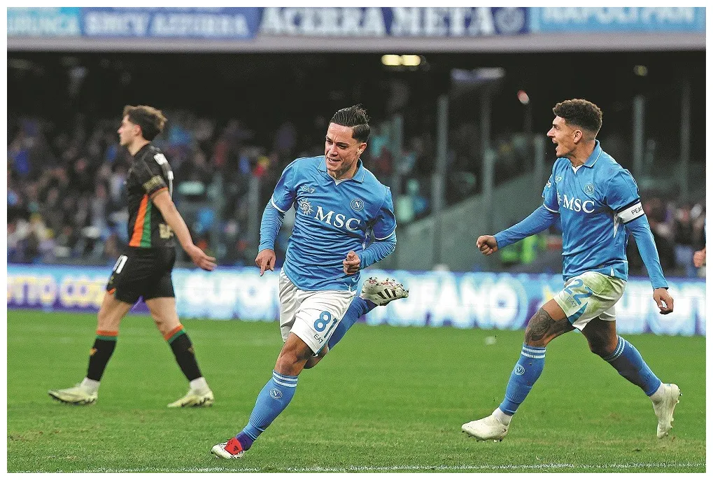 Ending 2024 on a high, napoli returns to top of serie a chinadaily .cn