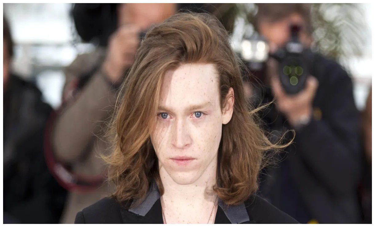 Caleb-Landry-Jones - Quelle est sa taille