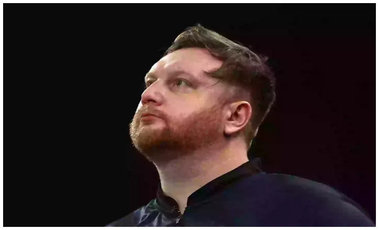 Has explained why he finds it difficult on stage as he