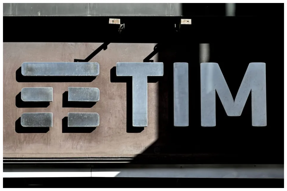 Tim, il governo ricorre in cassazione contro il rimborso da un miliardo