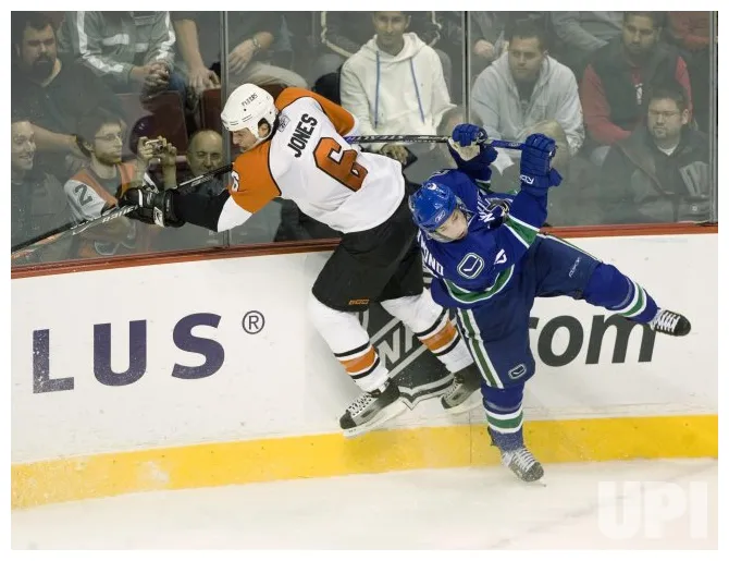 Philadelphia flyers vs vancouver canucks vap2007101006 upi