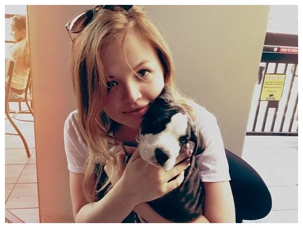 Mallory heartland, she dog, dogs