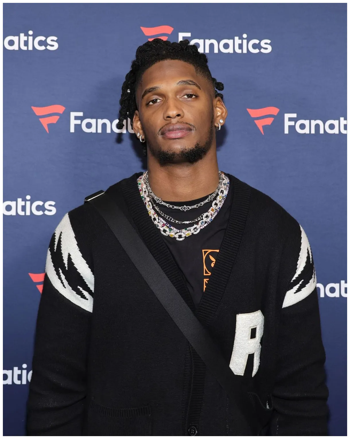 What is 's contract breakdown? know his salary, bonuses and