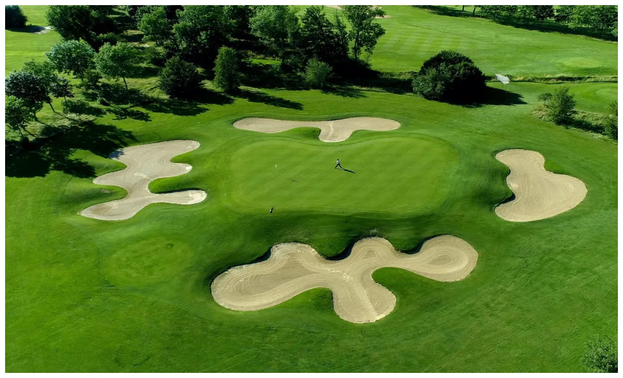 Hôtel golf château de -sur-armançon 4 stars hotel