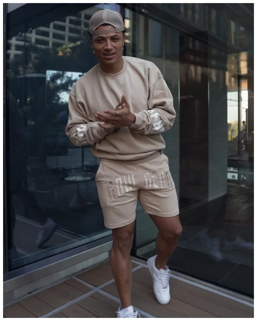 Age wiki, net worth, bio, height, boyfriend?