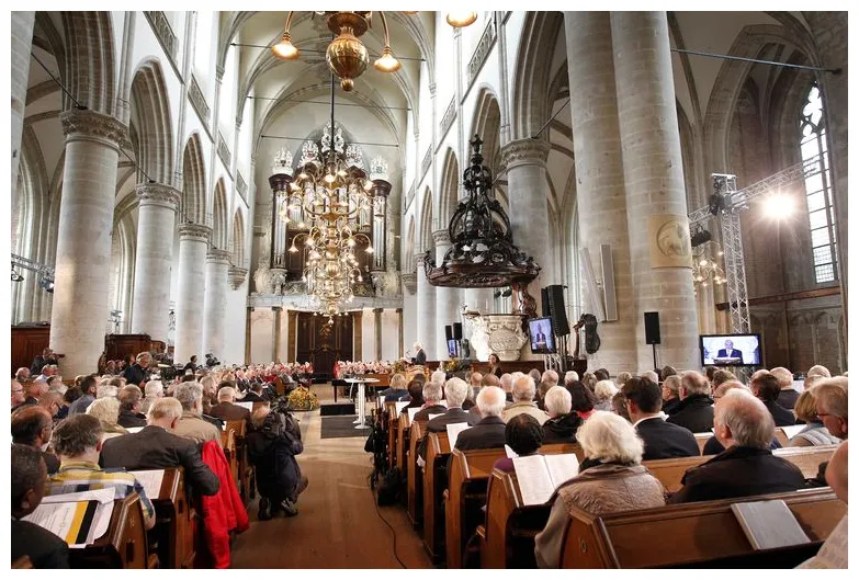 De gereformeerd-vrijgemaakte kerken zijn niet langer vrijgemaakt | Trouw