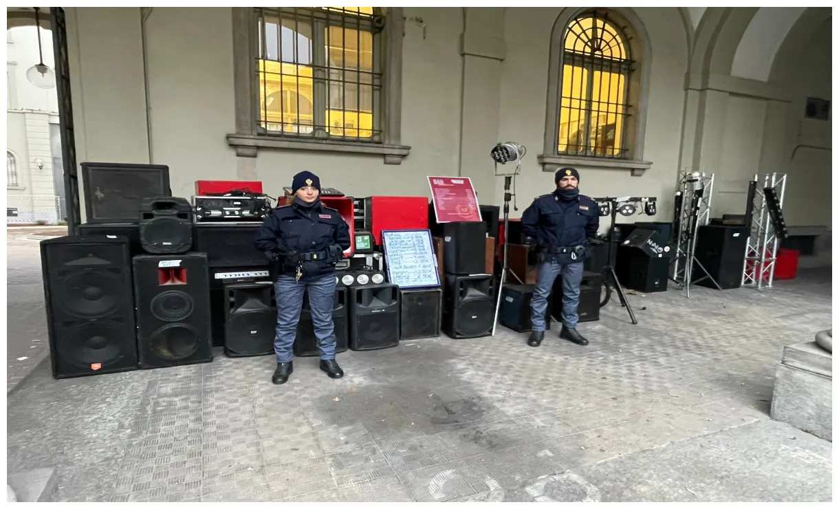 Torino, askatasuna perquisito il centro sociale corriere.it