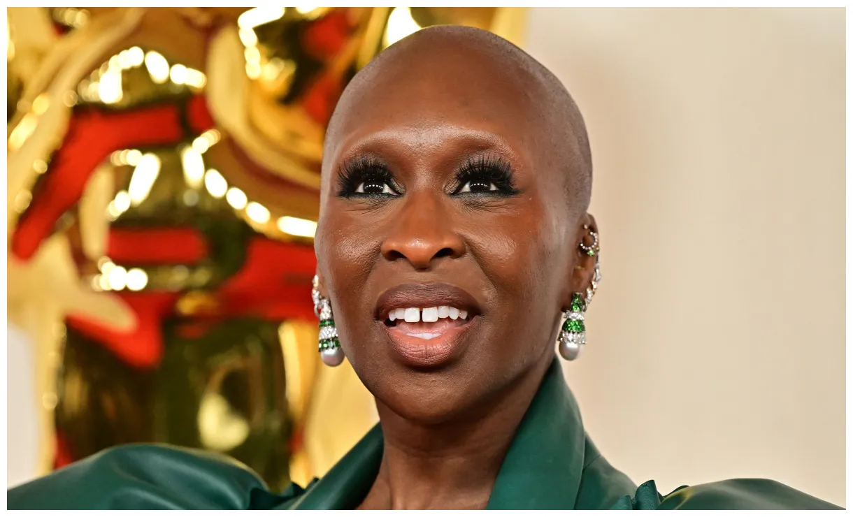 Wore a very elphaba-coded manicure to the 2024 oscars