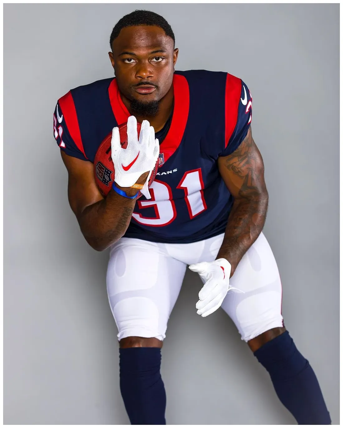 Early life, family & earnings players bio