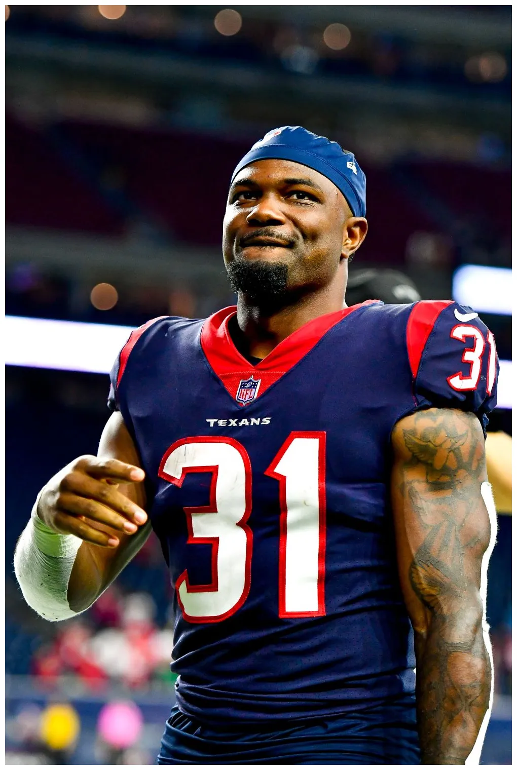 Early life, family & earnings players bio