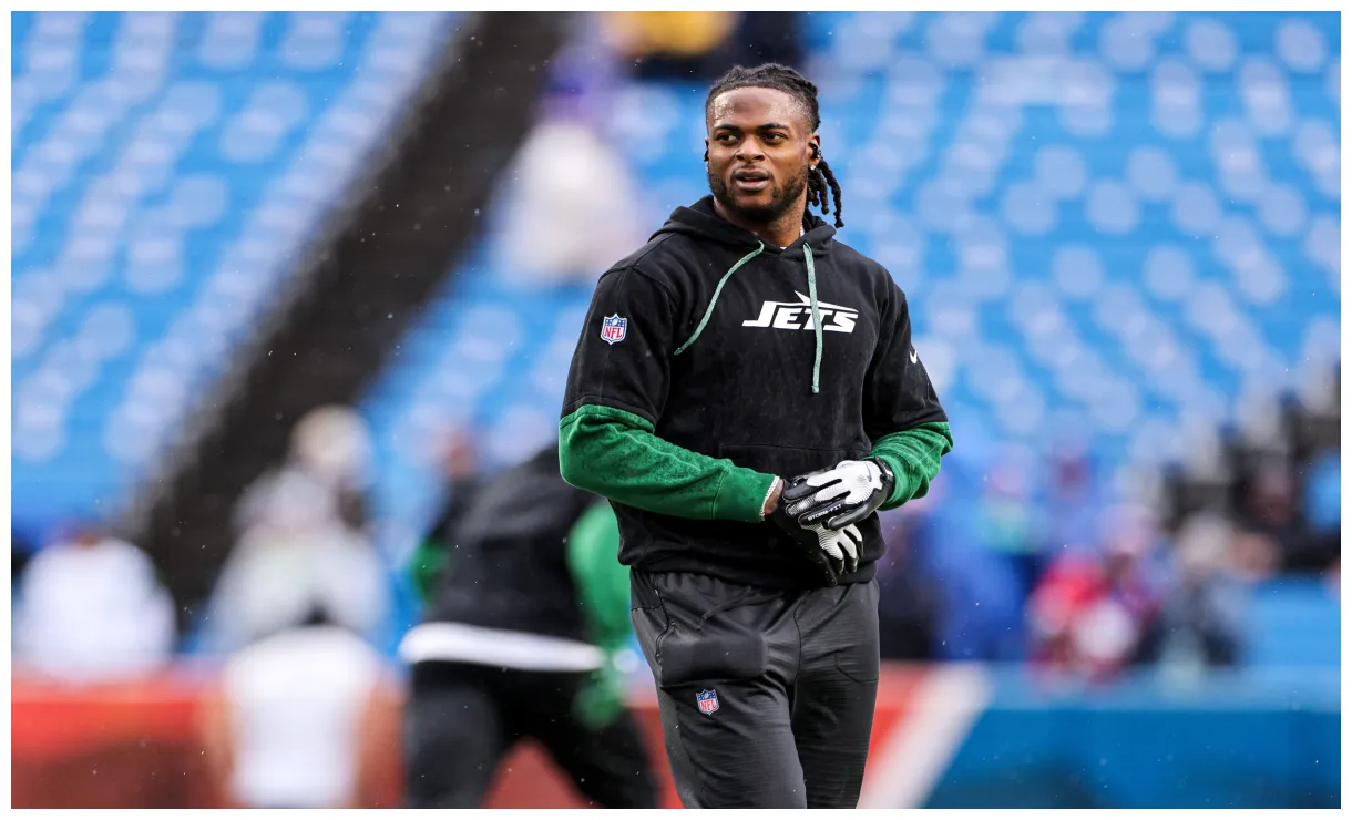 Will not follow aaron rodgers, lands two-year deal with