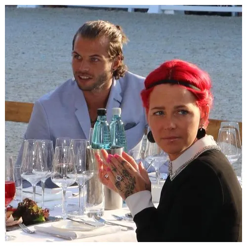 Dennis diekmeier tochter delani hat erste chemotherapie überstanden