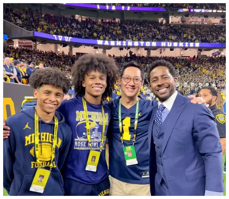 Wife ethnicity, height, weight, age, career, net worth