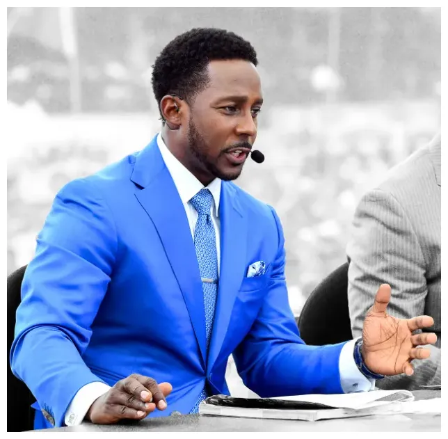 Wife ethnicity, height, weight, age, career, net worth