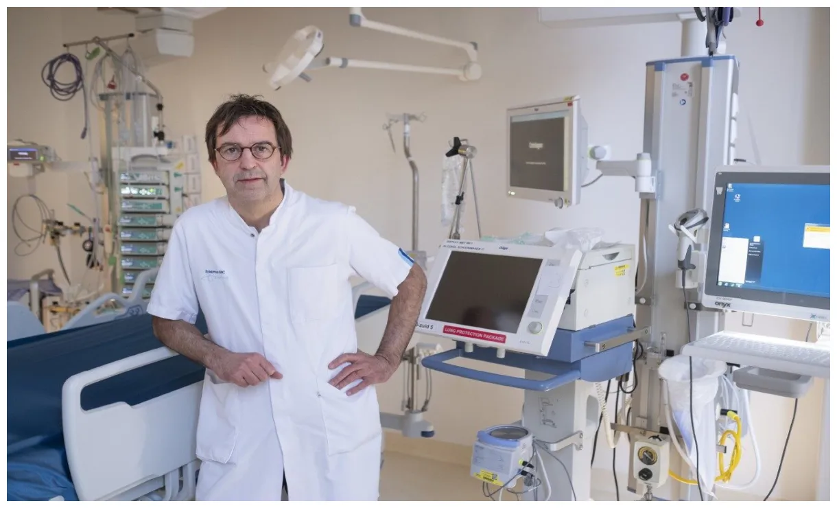 Live now em tv. students ask questions about vaccins to diederik