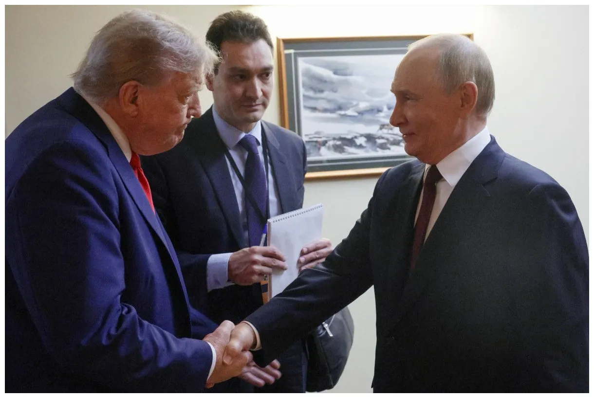 Donald Trump and Vladimir Putin end summit without Ukraine deal