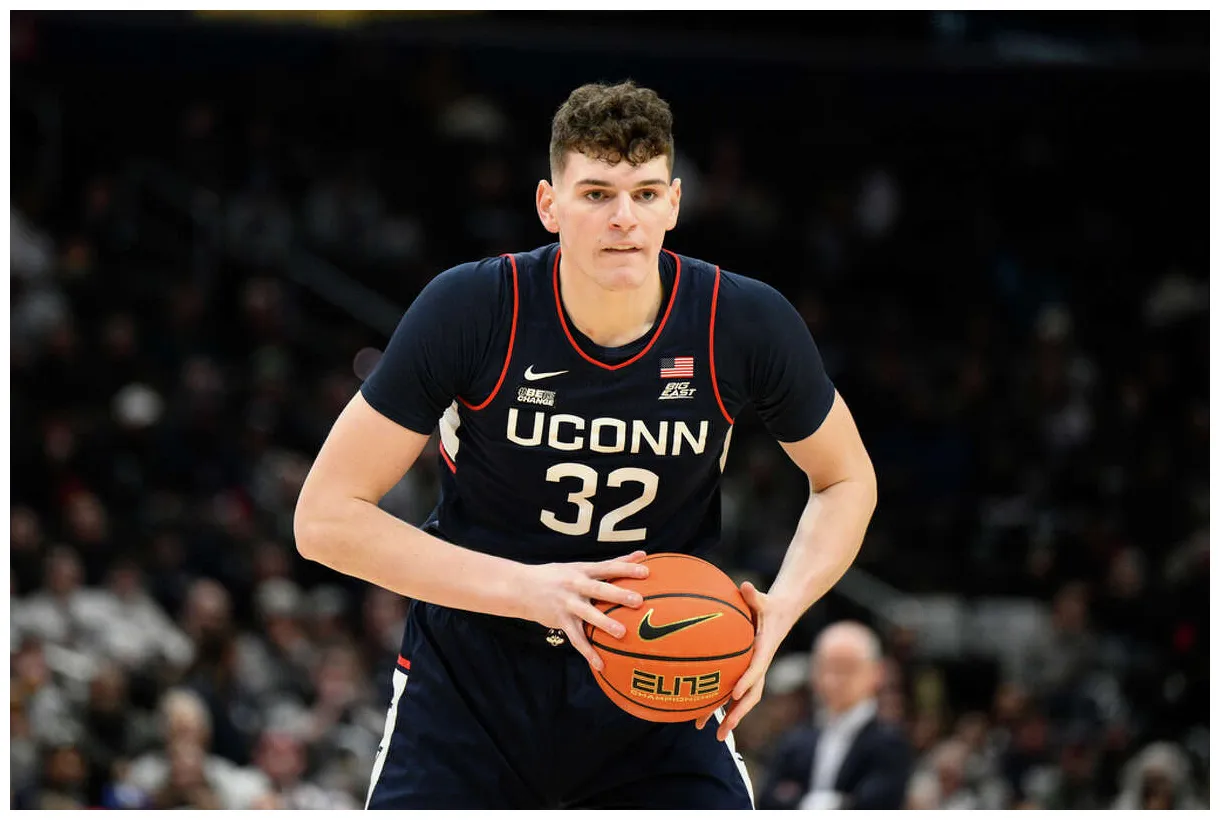 's bio, net worth, nba draft, height, mom, stats, age