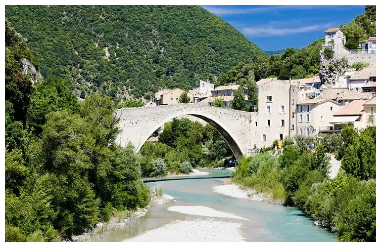 Vos vacances en drôme. tourisme, où aller ? que voir ? tout savoir