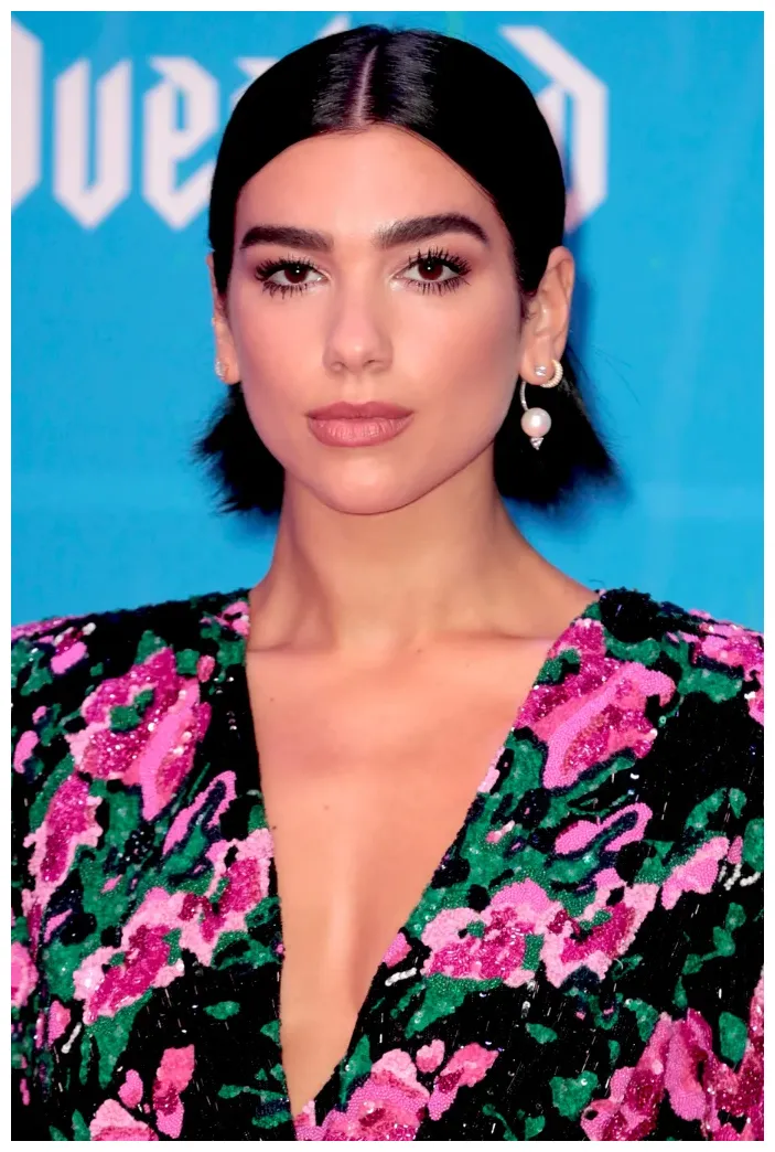 Y sus 25 looks de belleza desde hoy hasta sus inicios