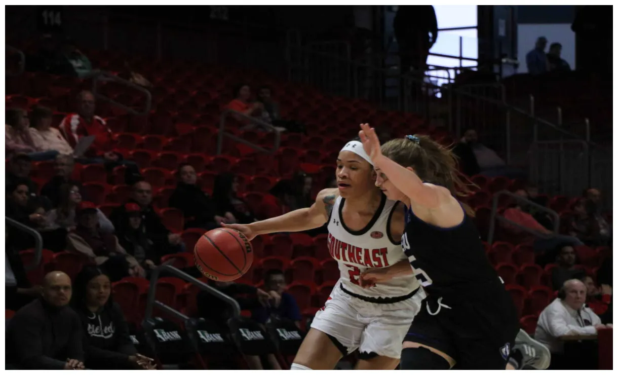 Women’s basketball dominates eastern illinois; wins third in a row