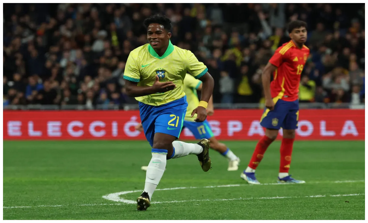 ’s first goal at the bernabeu the family hugs, the knee-slide
